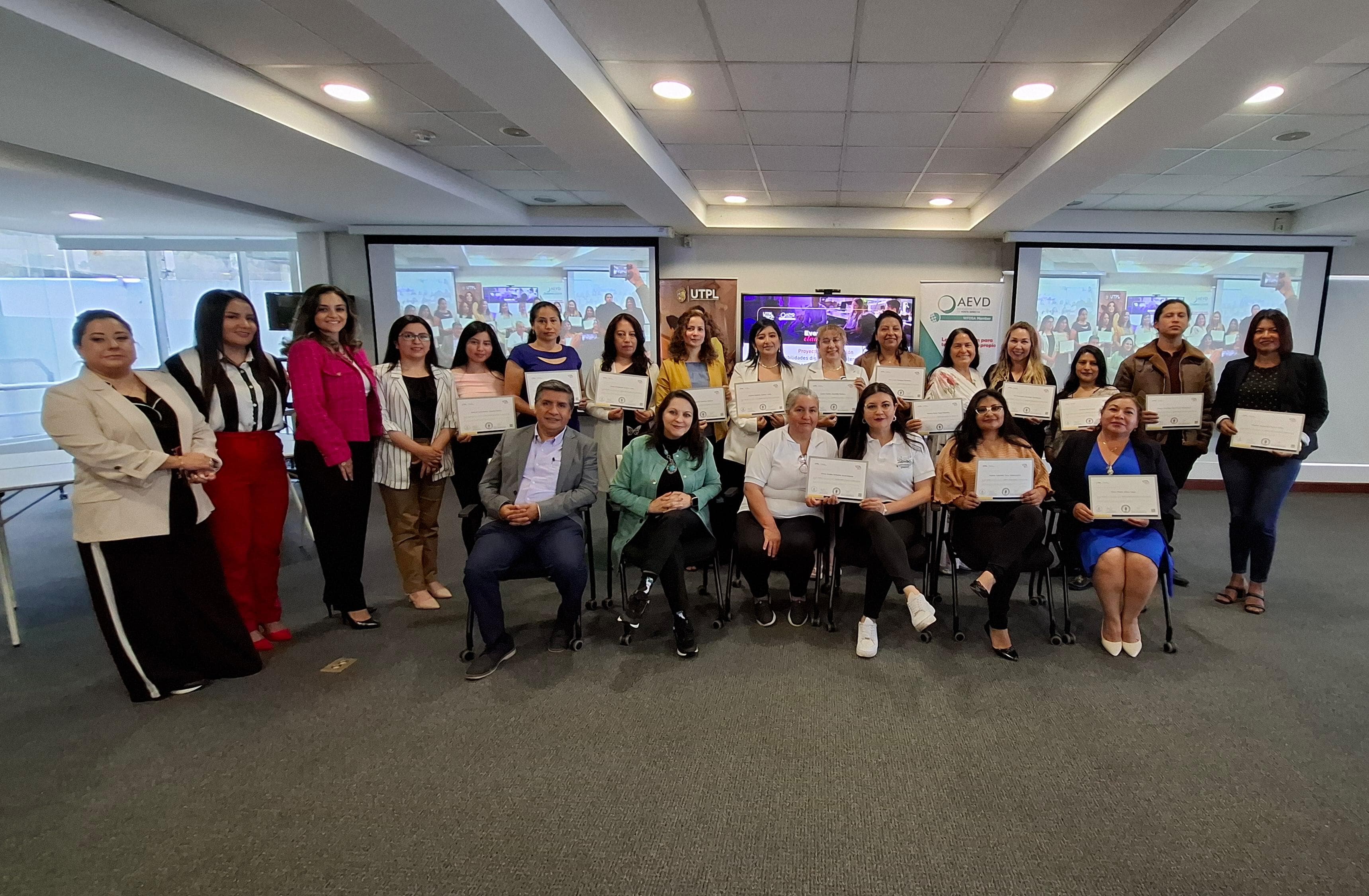 Clausura de la Certificación “Habilidades Digitales para Potenciar tu Negocio de Venta Directa”